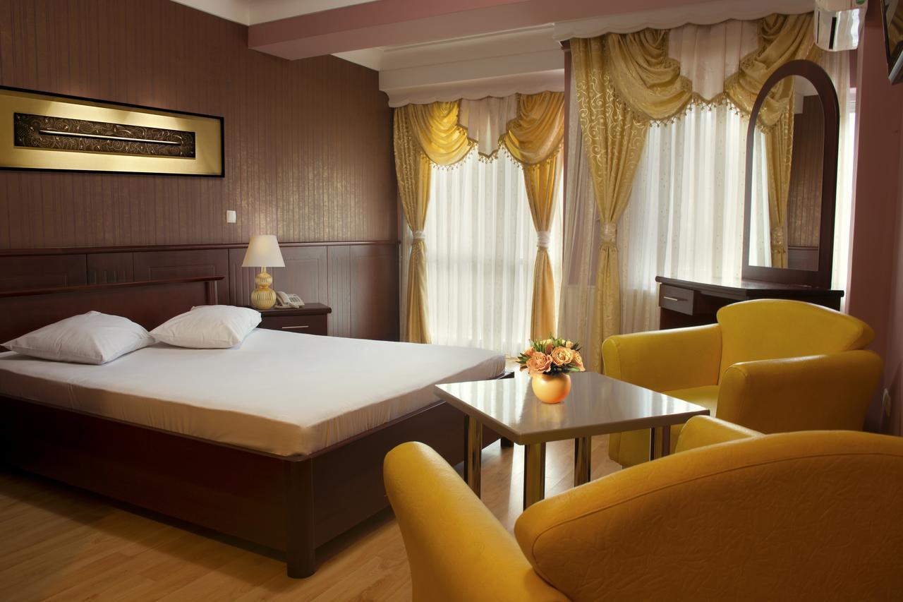 King Hotel Peć Eksteriør billede